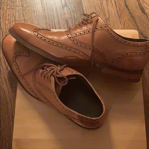 Cole Hahn wingtips. Size 10.